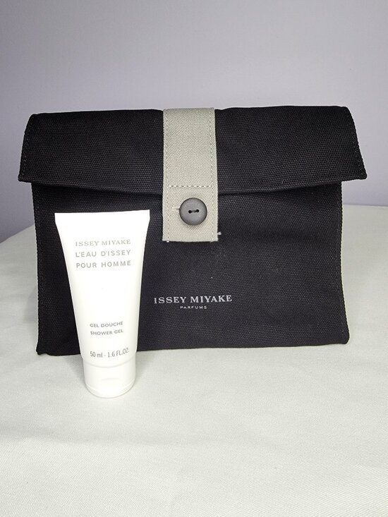 Issey Miyake Other - Issey Miyake Parfums Men's Travel Grooming Set